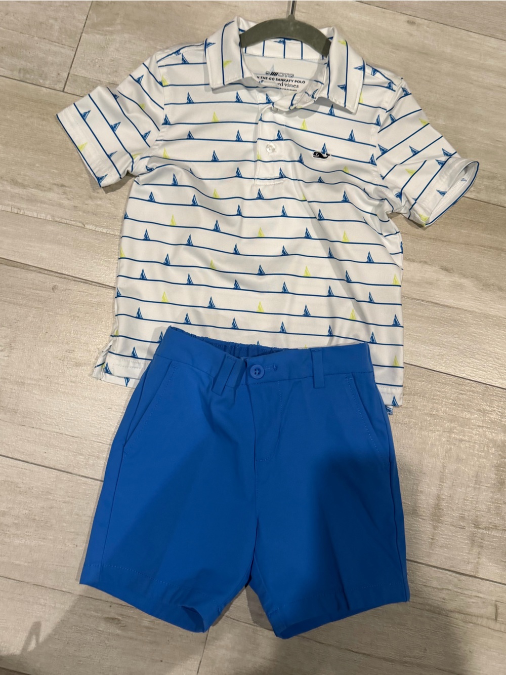 Vineyard Vines White Striped Sailboat performance Polo with Blue Shorts size 4T - Picture 11 of 11